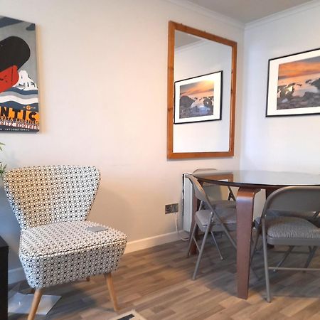Excellent Location - City Centre - Parking - 4 Beds -2 Bedrooms Belfast Dış mekan fotoğraf