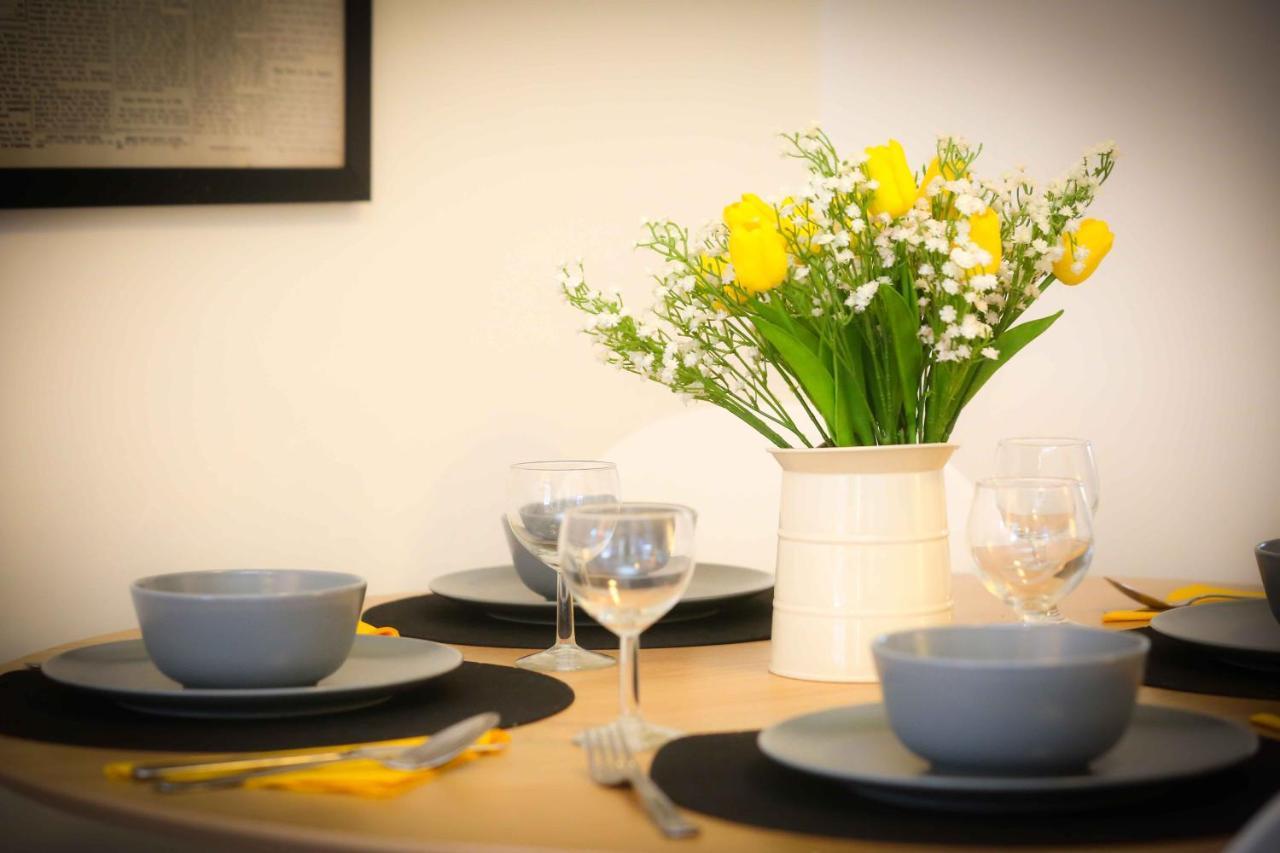 Excellent Location - City Centre - Parking - 4 Beds -2 Bedrooms Belfast Dış mekan fotoğraf