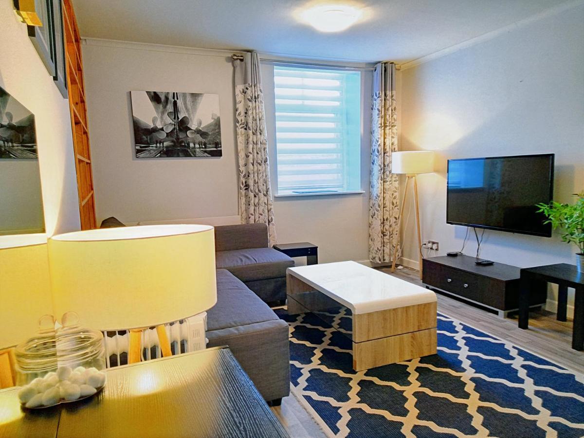 Excellent Location - City Centre - Parking - 4 Beds -2 Bedrooms Belfast Dış mekan fotoğraf