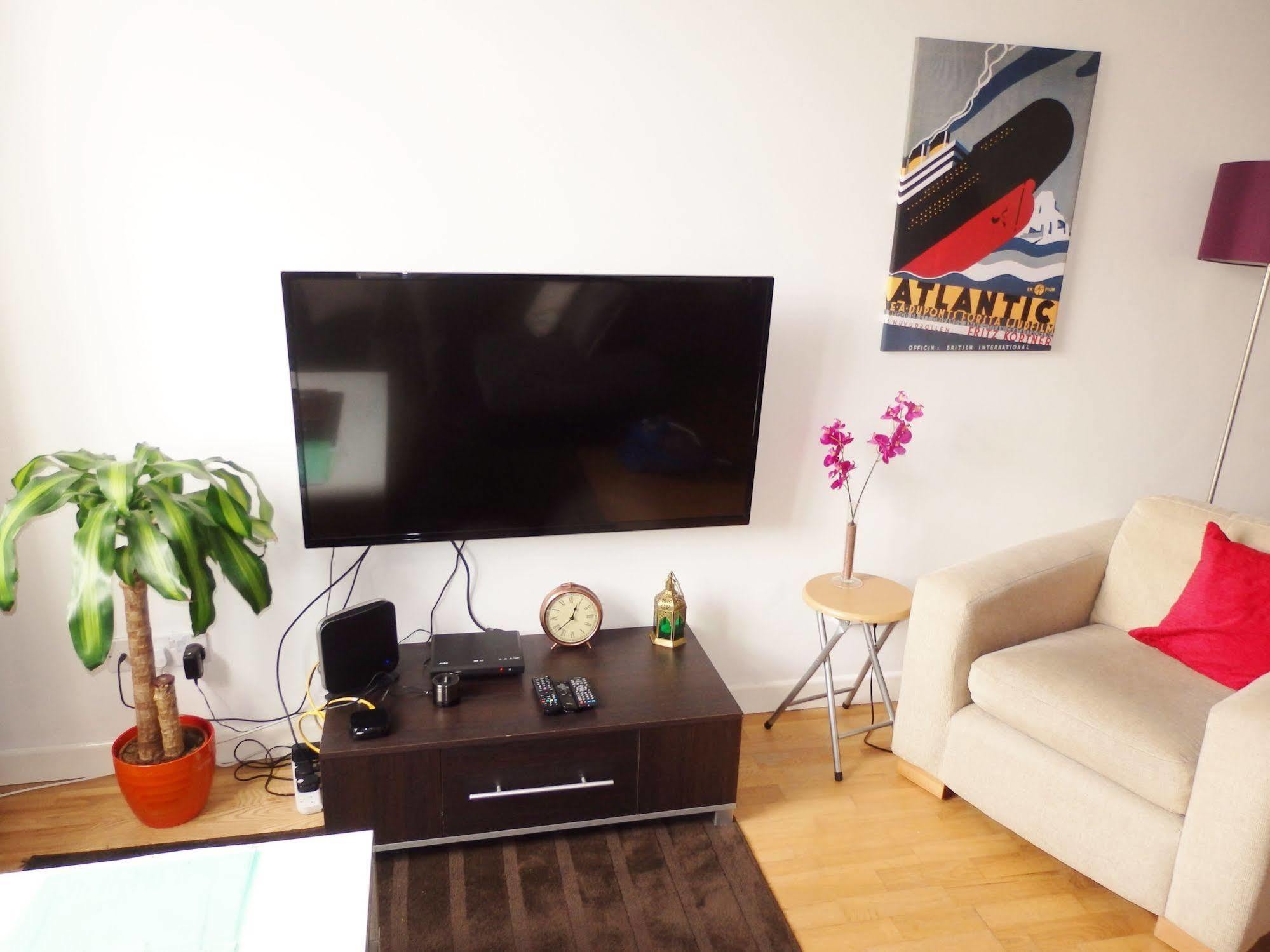 Excellent Location - City Centre - Parking - 4 Beds -2 Bedrooms Belfast Dış mekan fotoğraf