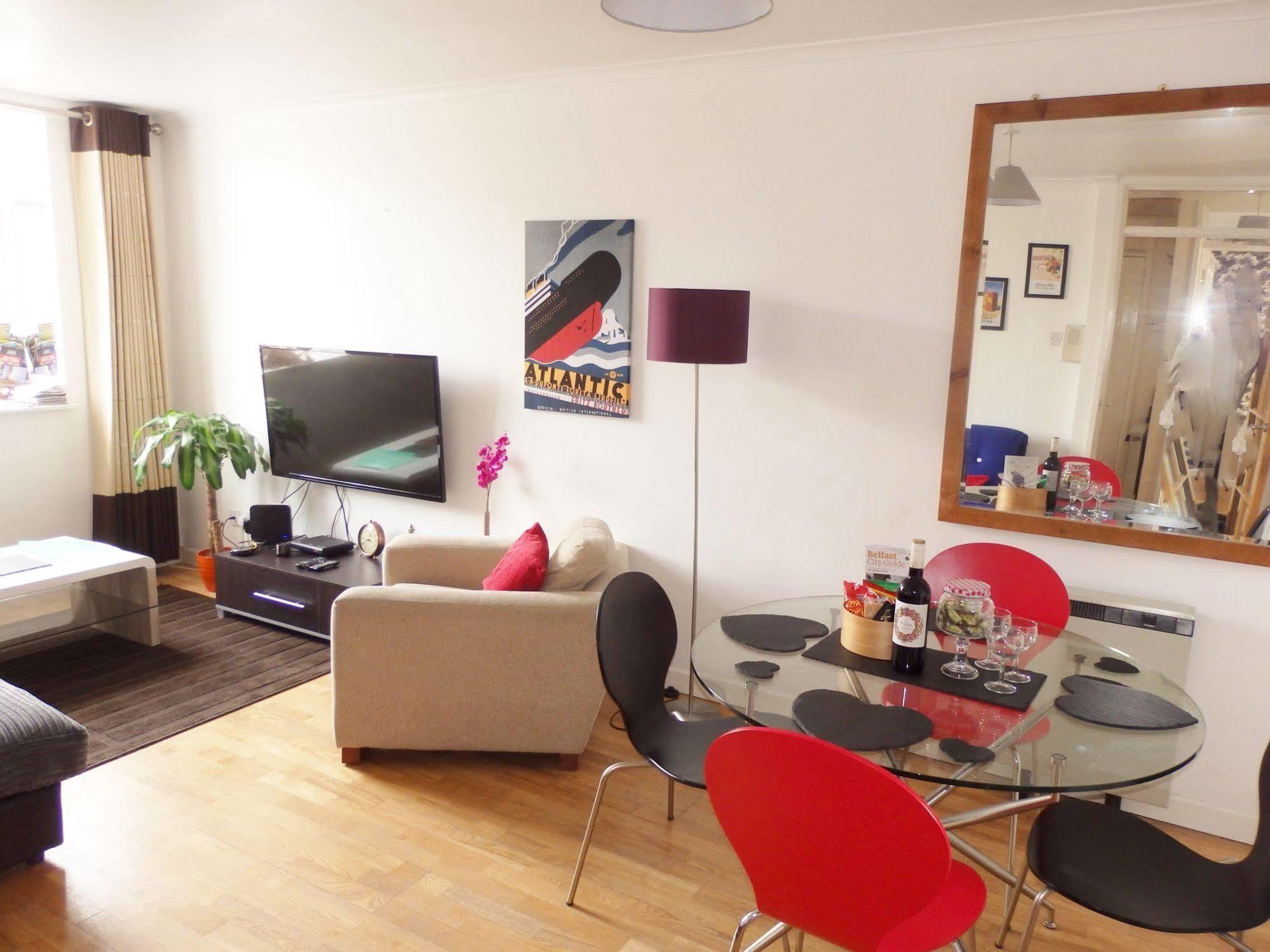 Excellent Location - City Centre - Parking - 4 Beds -2 Bedrooms Belfast Dış mekan fotoğraf