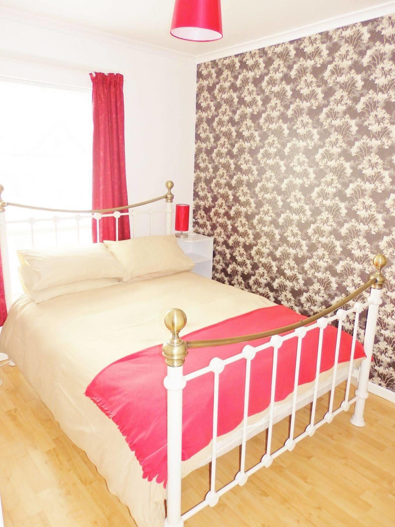Excellent Location - City Centre - Parking - 4 Beds -2 Bedrooms Belfast Dış mekan fotoğraf